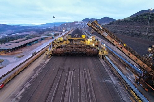 Operação da Vale no Complexo Brucutu, contexto da implantação inicial do sistema ferroviário.